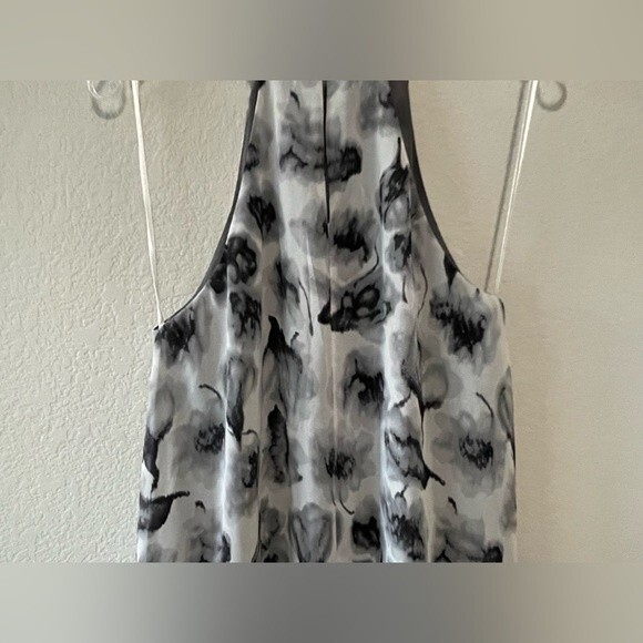 ASTR Sleeveless Floral Print Midi Dress Size Large in Chiffon | Lined - Picture 7 of 11